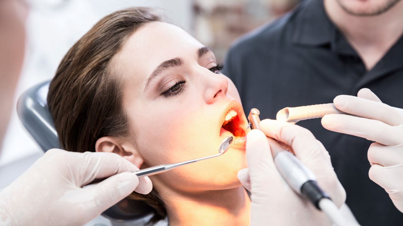 Common causes of a broken or chipped tooth