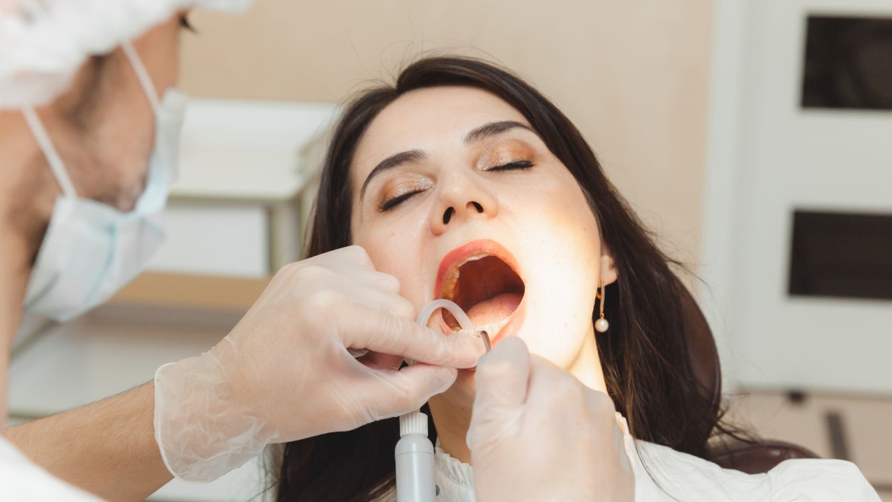 Common symptoms of an abscess or infection